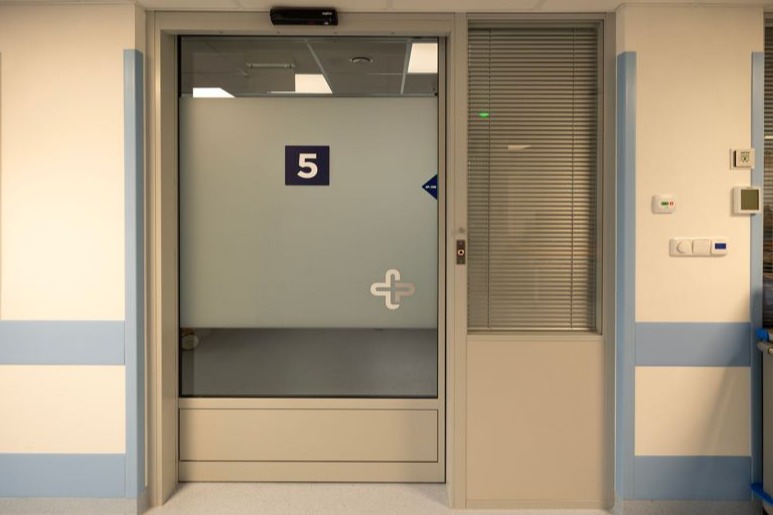 Jednokřídlové automatické dveře posuvné SPEDOS Automatické dveře posuvné SPEDOS pro PENTA Hospitals