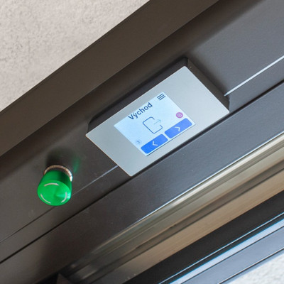 LCD dotykový přepínač k automatickým dveřím Spedos