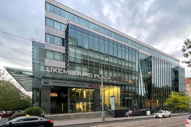 Luxembourg Plaza s automatickými dveřmi Tourlock od firmy SPEDOS