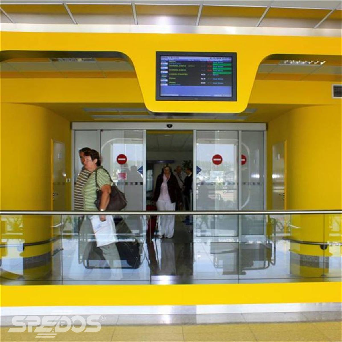 automatické dveře Spedos v prostorách letiště Brno