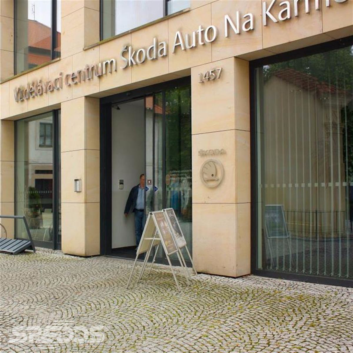 automatické dveře pro výukové centrum Škoda Auto