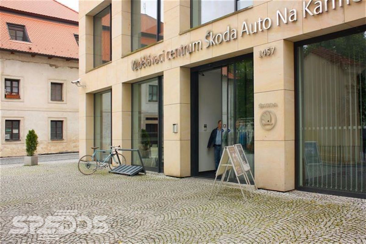 automatické posuvné dveře pro Škoda Auto 3