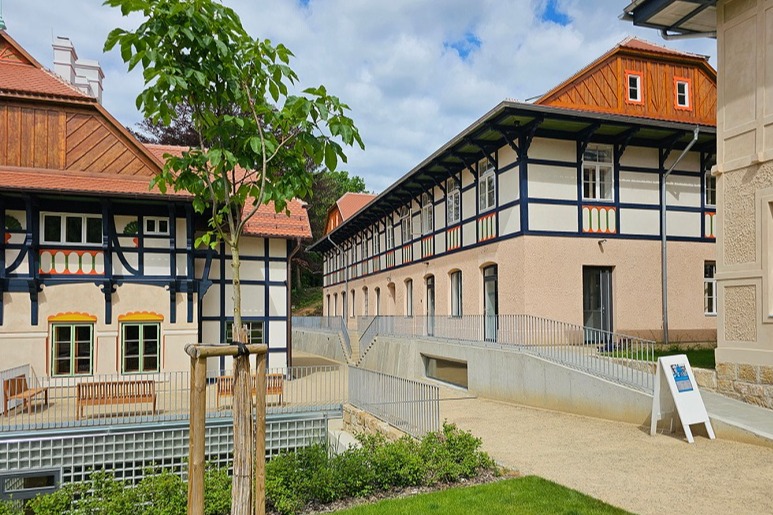 Areál Slunečních lázní v Luhačovicích, kde jsou automatické dveře SPEDOS