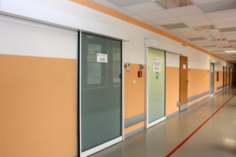 Fakultní nemocnice Plzeň - Automatické dveře SPEDOS